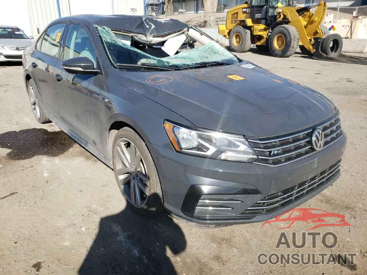 VOLKSWAGEN PASSAT 2018 - 1VWAA7A30JC026985