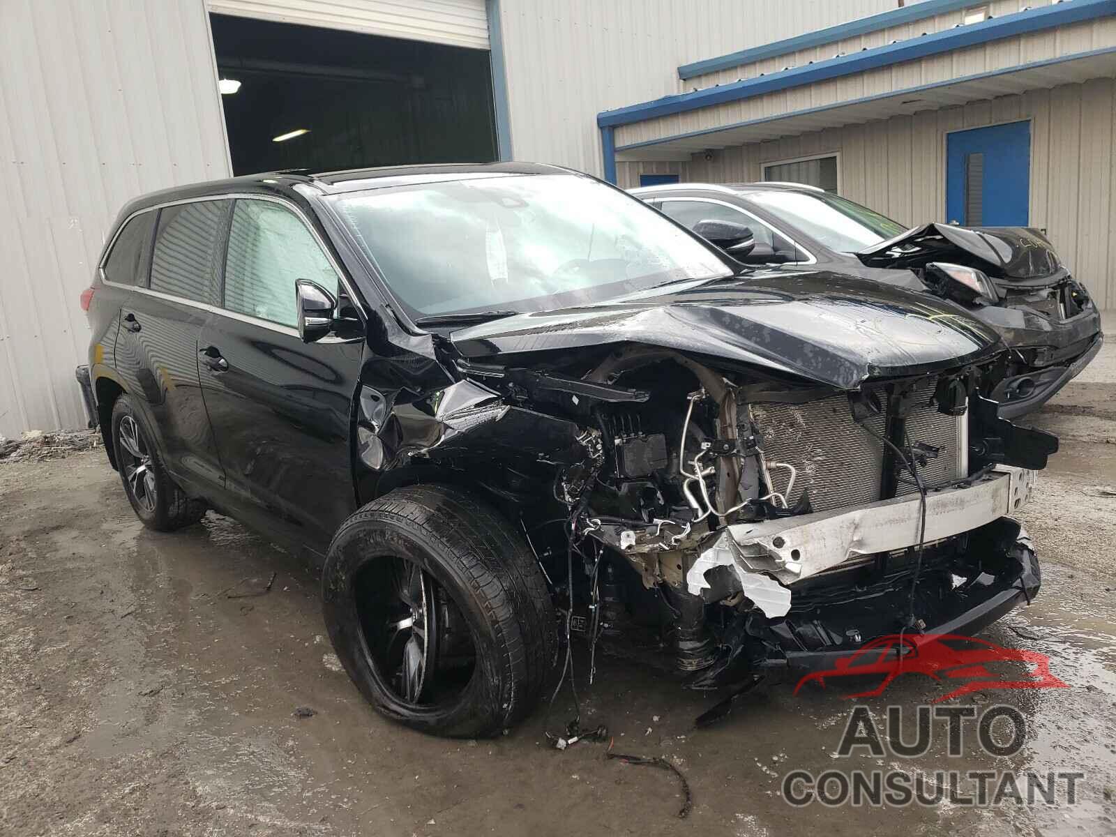 TOYOTA HIGHLANDER 2018 - 5TDBZRFH1JS909461