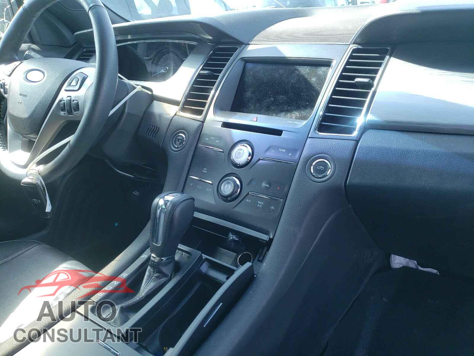 FORD TAURUS 2017 - 1FAHP2E84HG127660