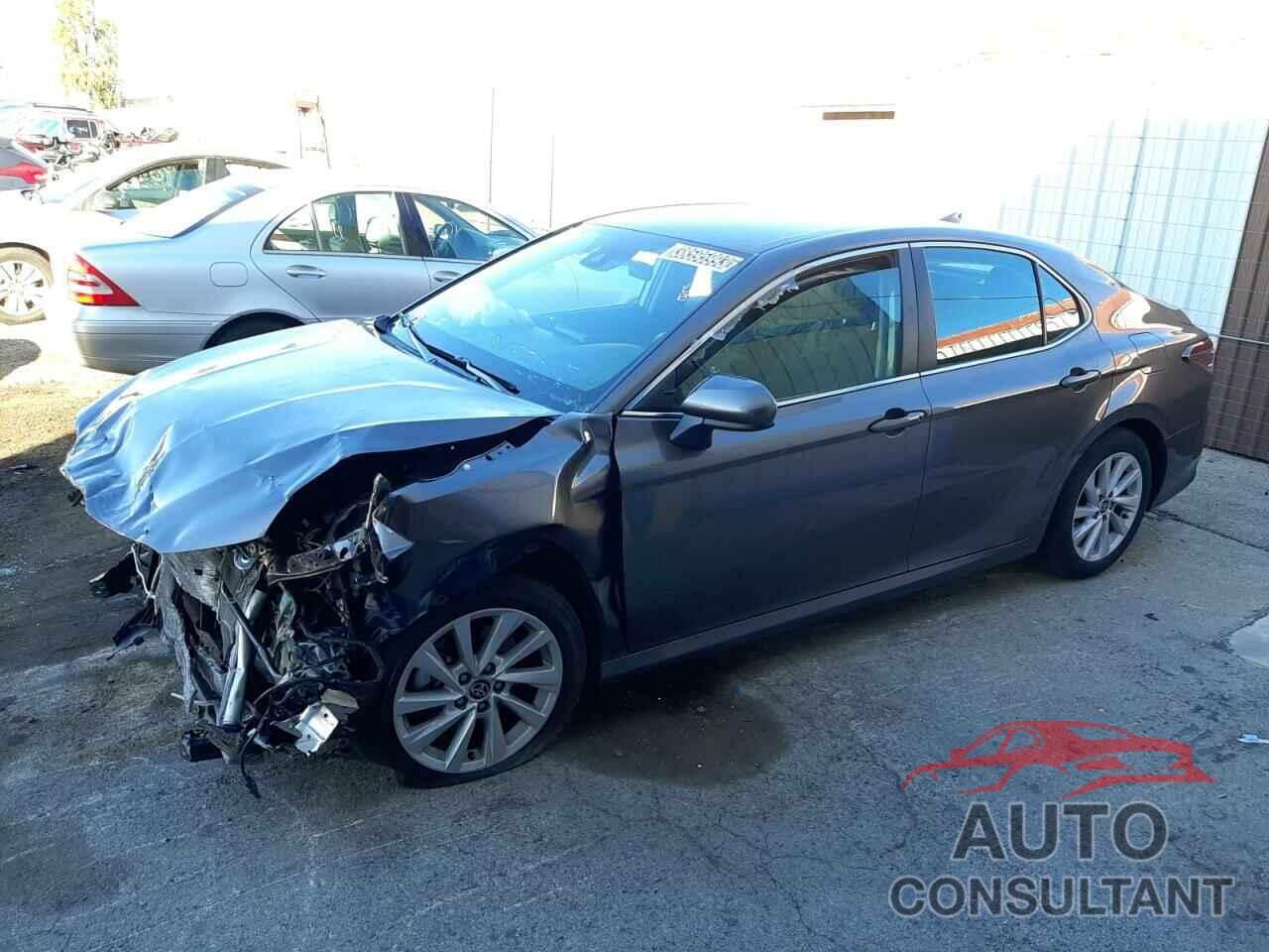TOYOTA CAMRY 2022 - 4T1C11AK8NU676126
