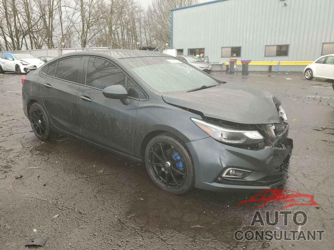 CHEVROLET CRUZE 2018 - 1G1BE5SM0J7174286