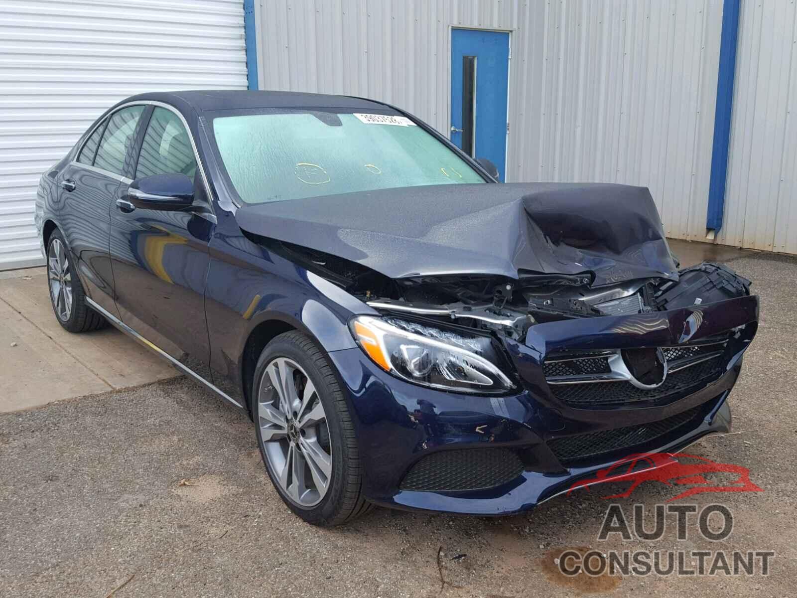 MERCEDES-BENZ C300 2018 - 55SWF4JB4JU264629