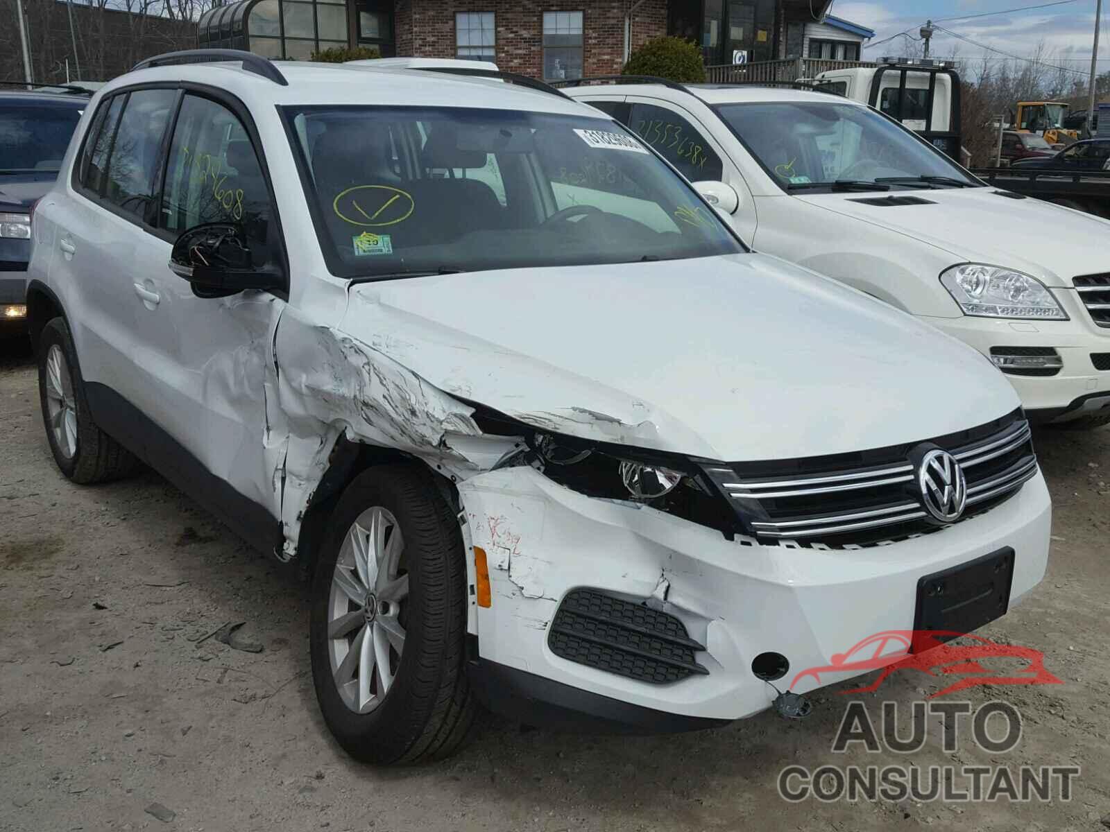 VOLKSWAGEN TIGUAN 2017 - WVGBV7AXXHK043755