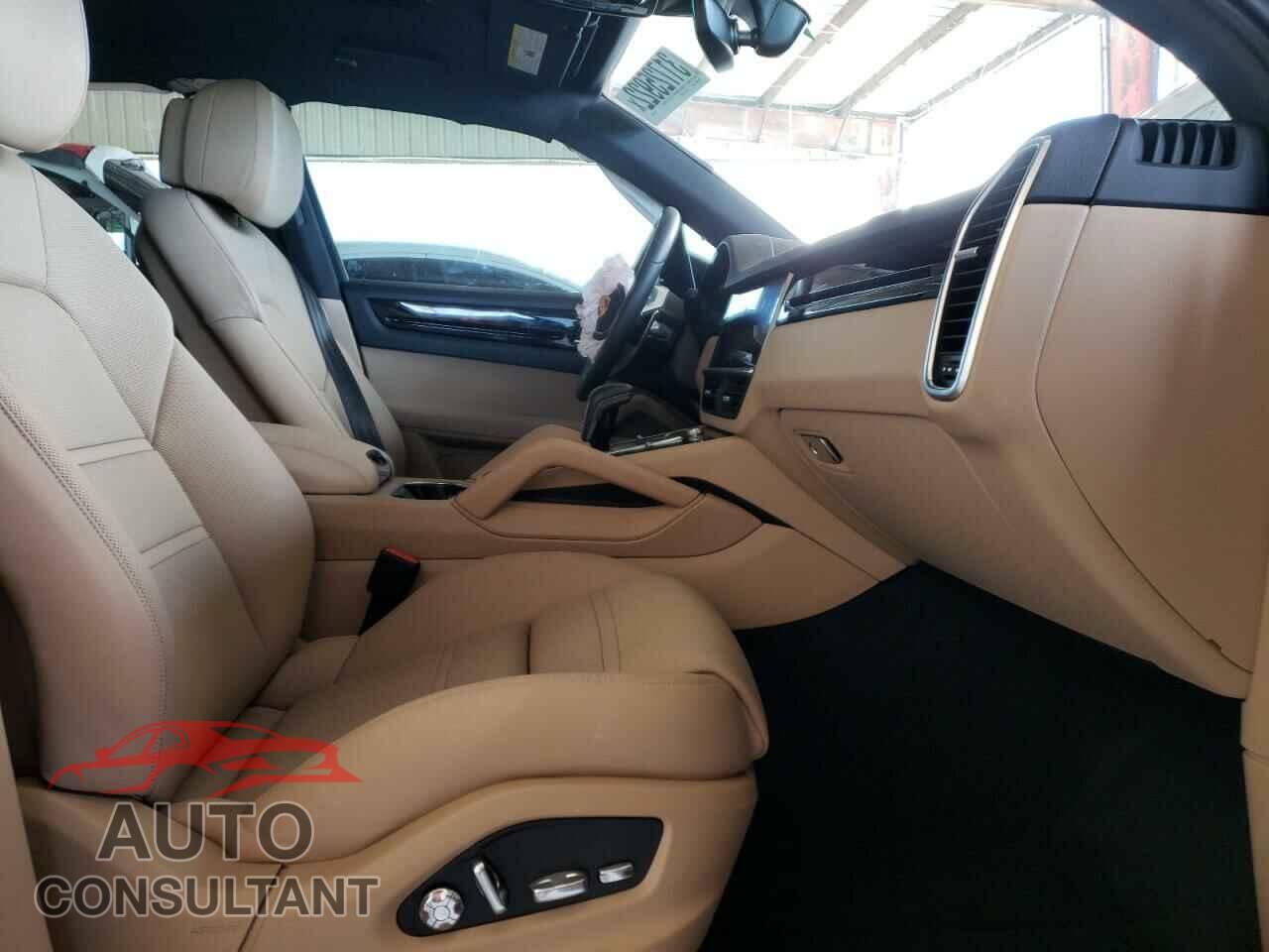 PORSCHE CAYENNE 2021 - WP1AA2AY0MDA07657