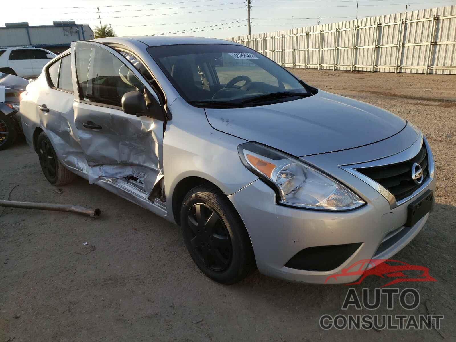 NISSAN VERSA 2015 - JF1VA1J69H8808068