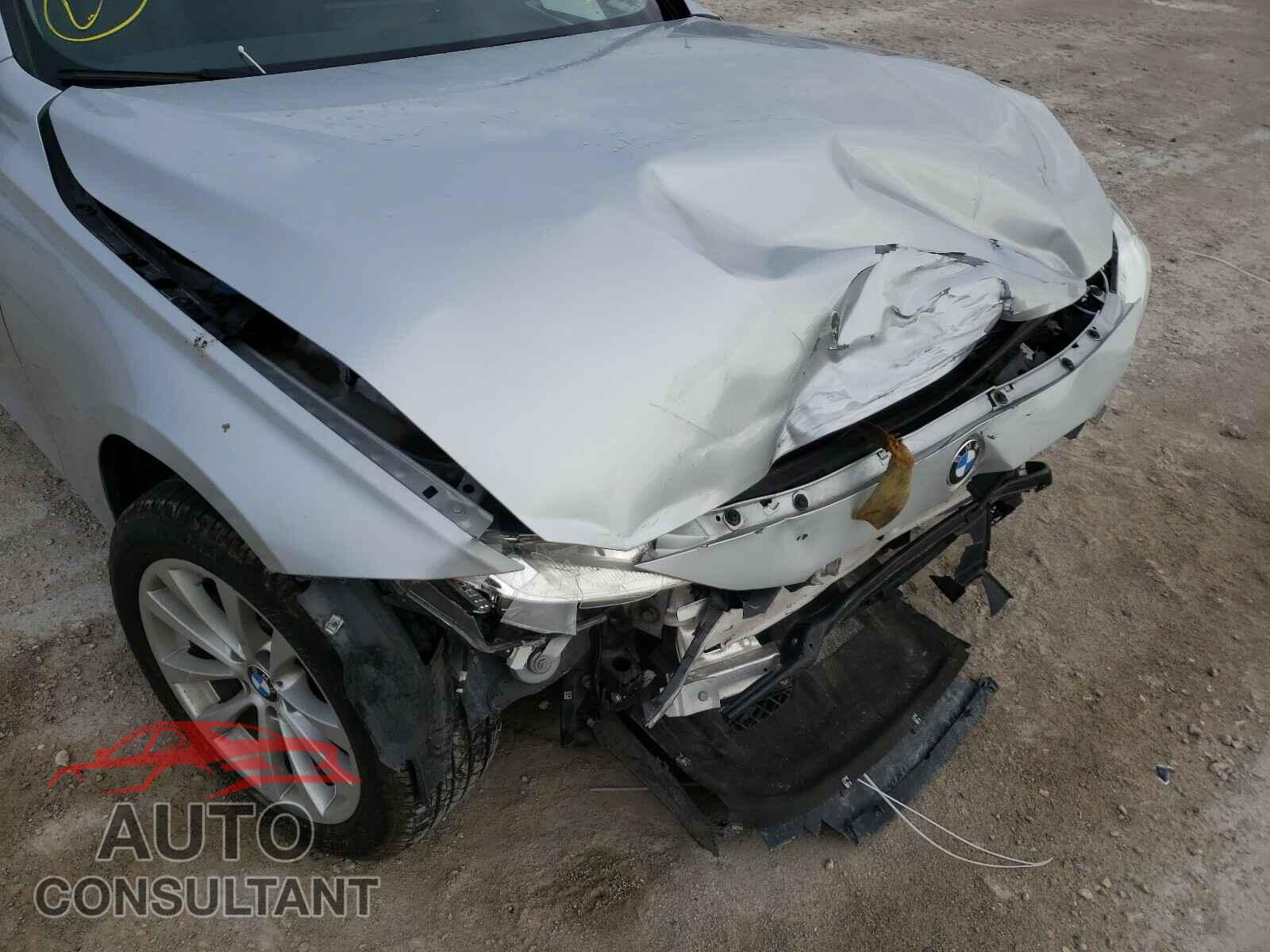 BMW 3 SERIES 2016 - WBA8E1G55GNU12355