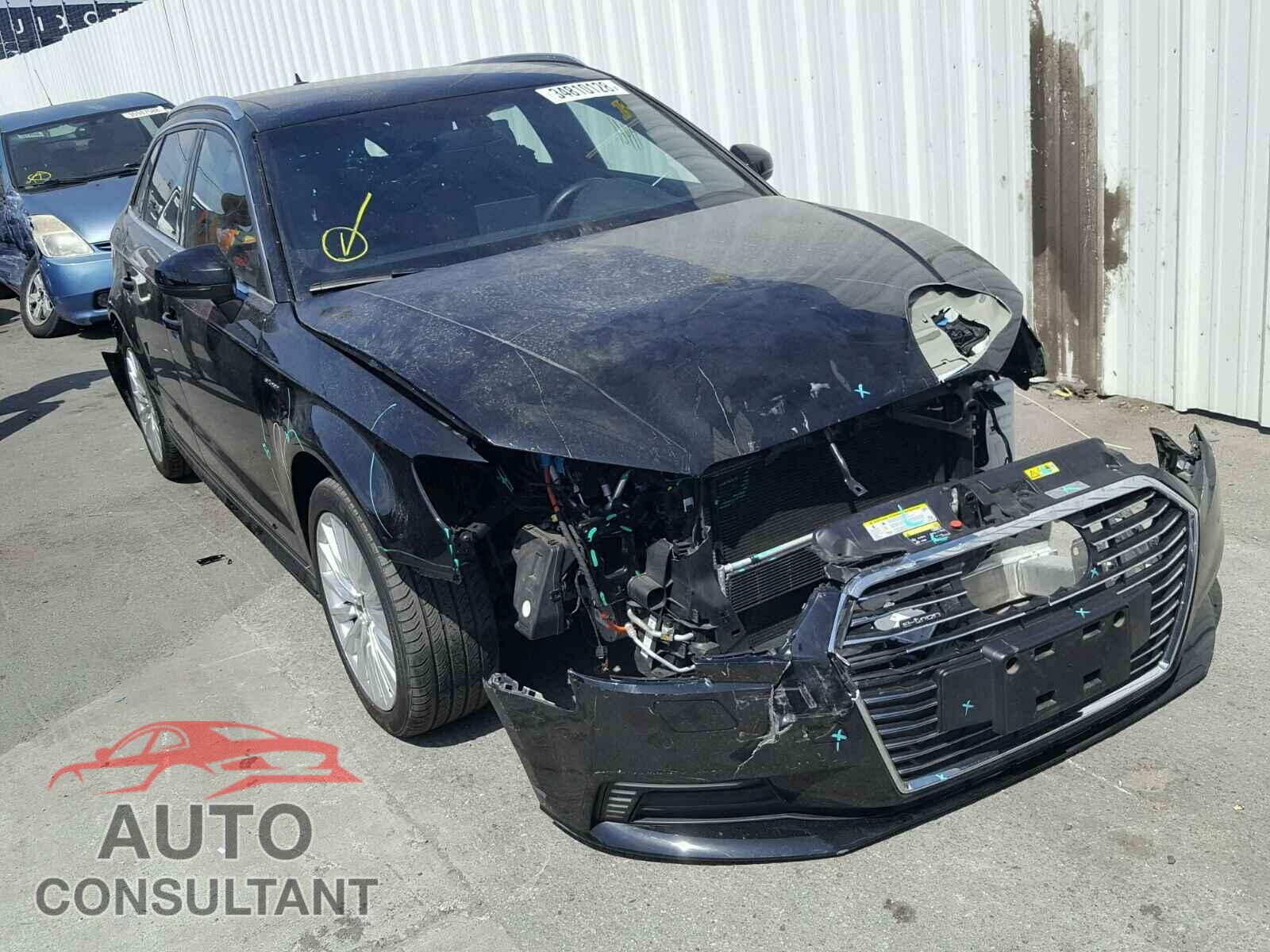 AUDI A3 2017 - WAUTPBFF4HA049060