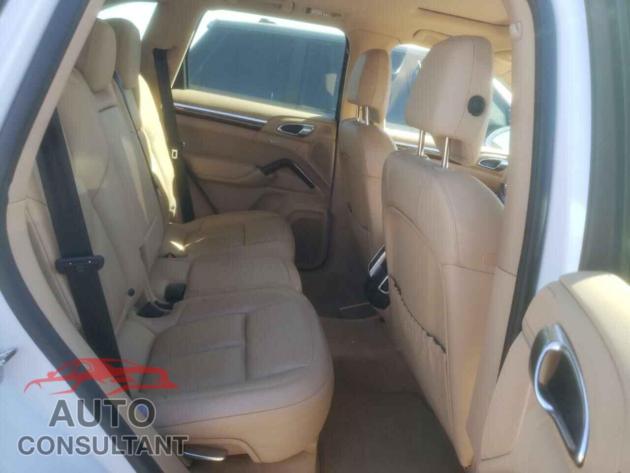 PORSCHE CAYENNE 2016 - WP1AA2A25GLA05411