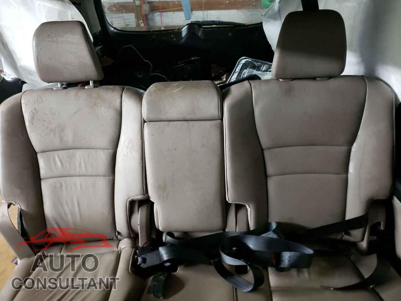 HONDA PILOT 2018 - 5FNYF6H54JB011705