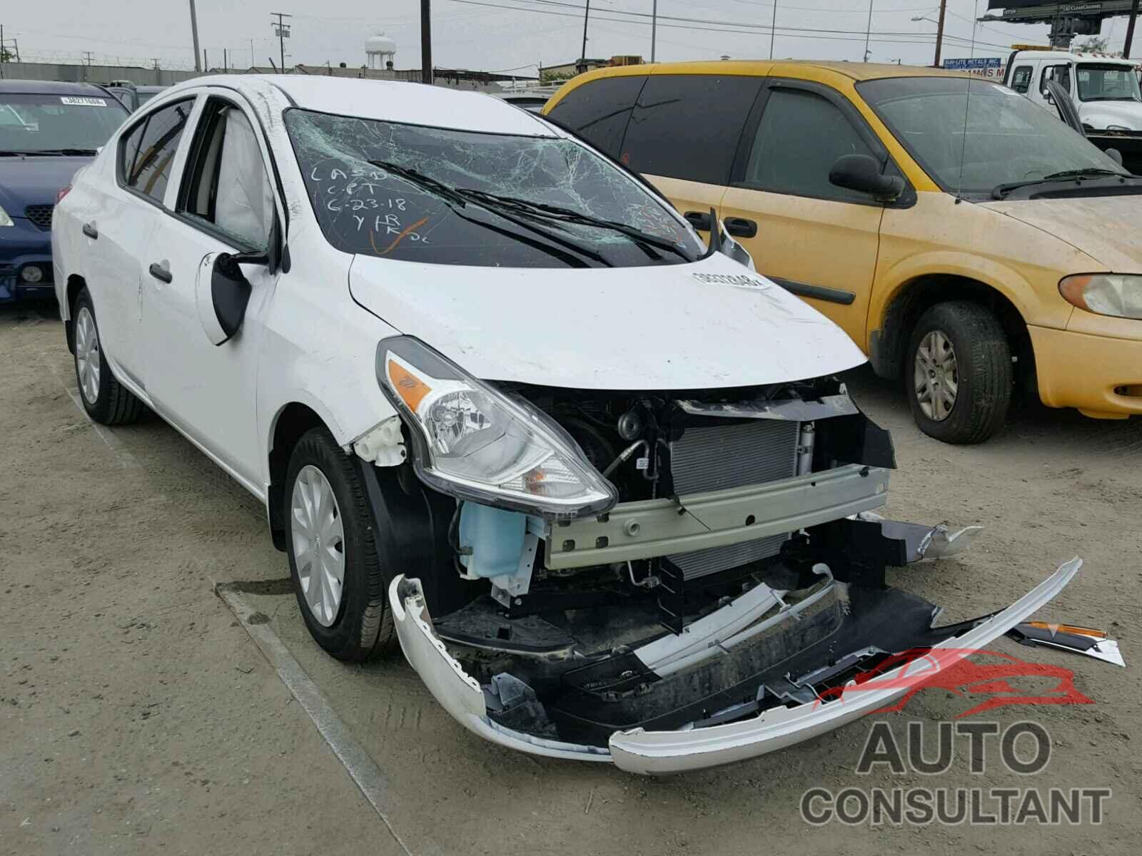 NISSAN VERSA 2018 - 3N1CN7APXJL841334