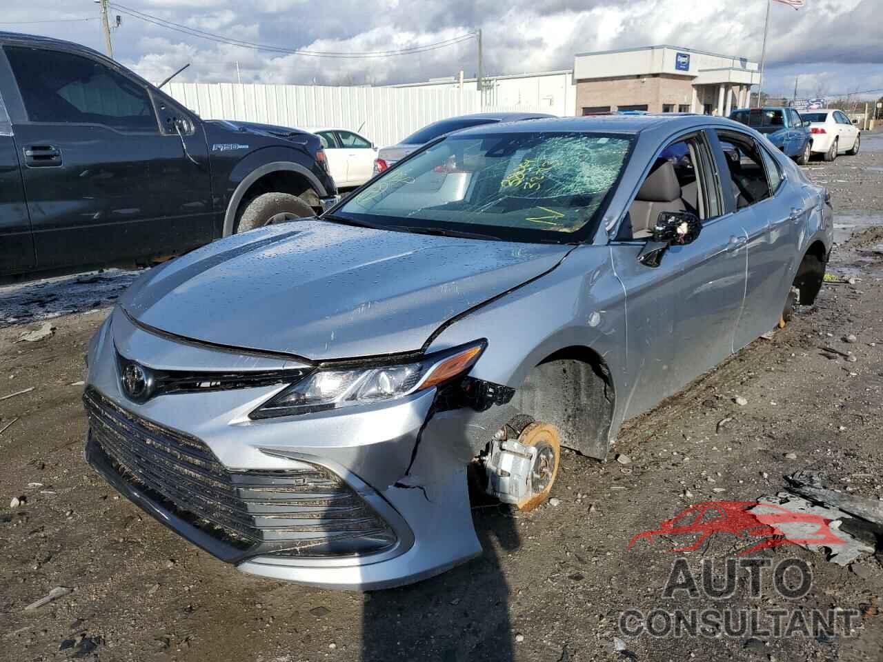 TOYOTA CAMRY 2022 - 4T1C11AK8NU711456