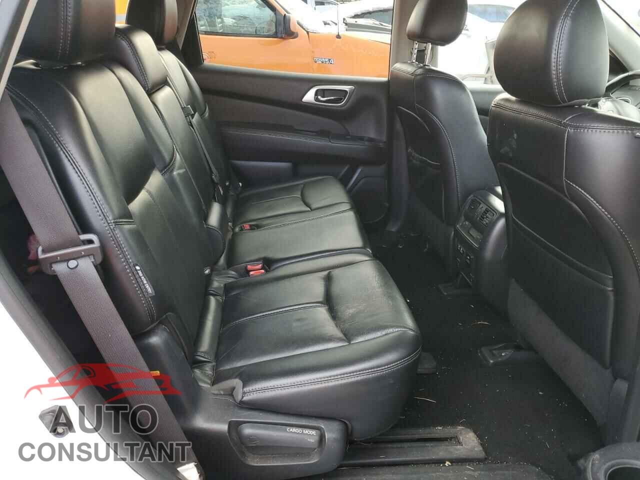 NISSAN PATHFINDER 2019 - 5N1DR2MN6KC625234