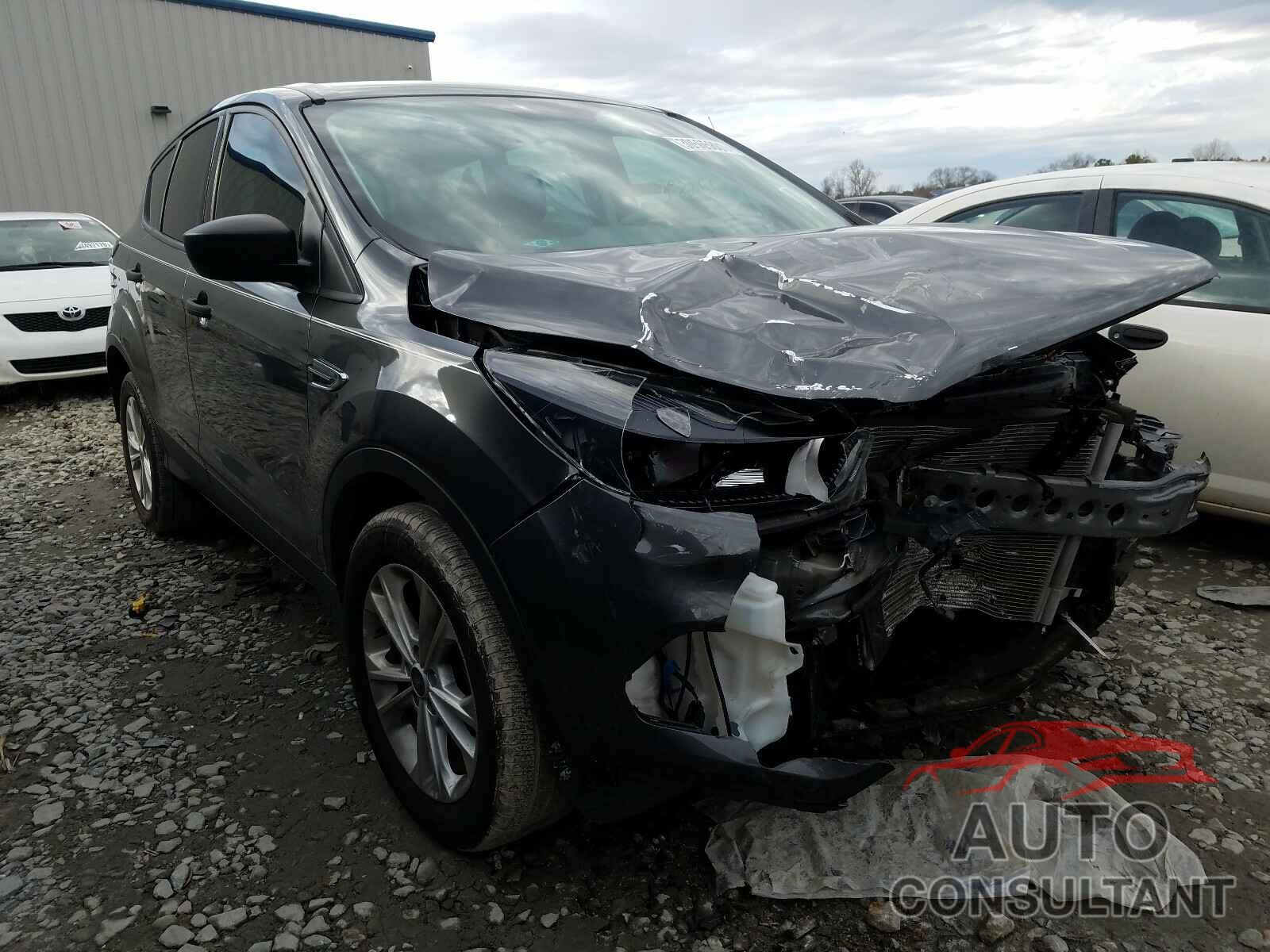 FORD ESCAPE 2018 - 1FMCU0F73JUB04865