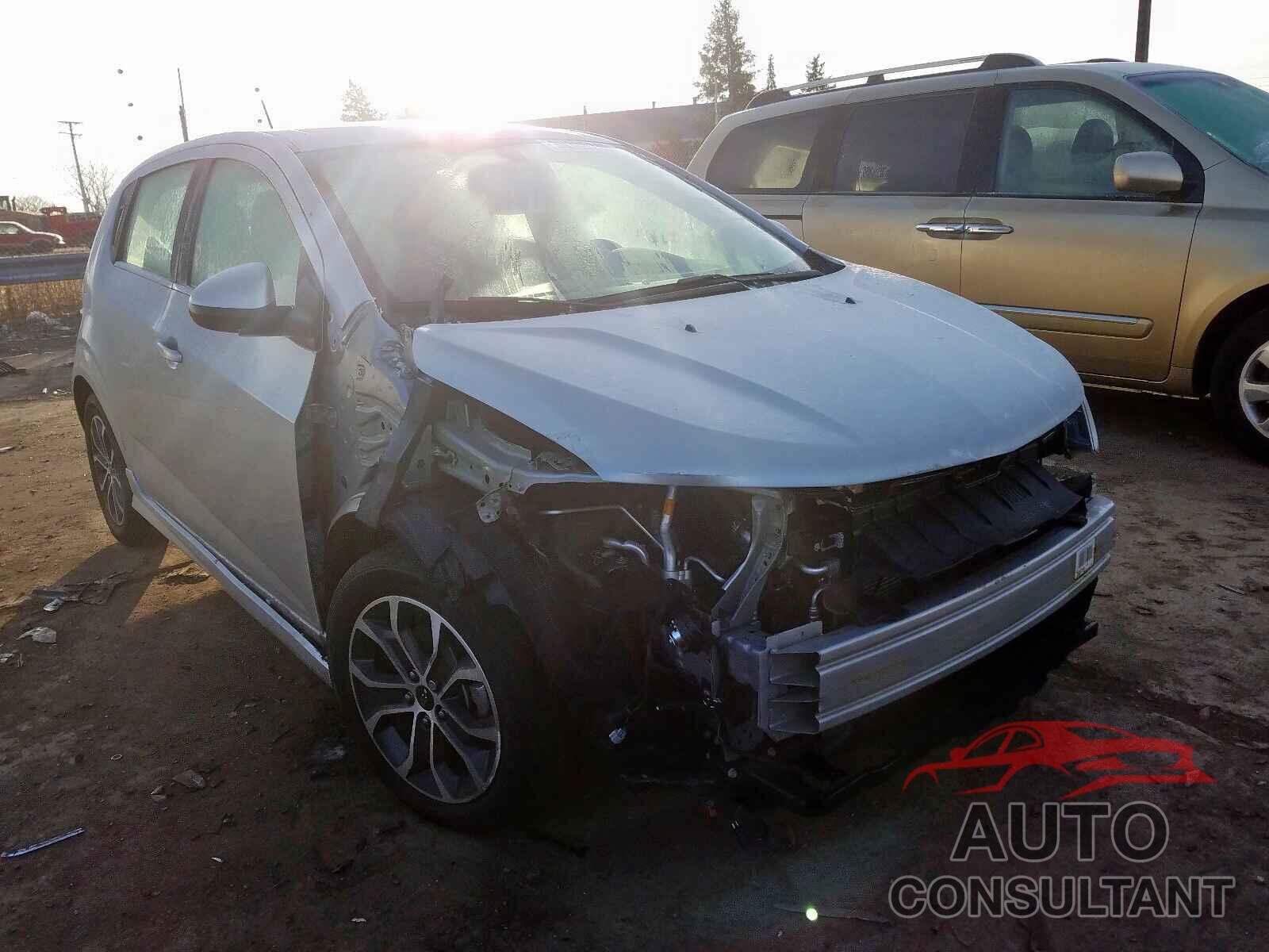 CHEVROLET SONIC 2018 - JTHCA1D2XM5109357