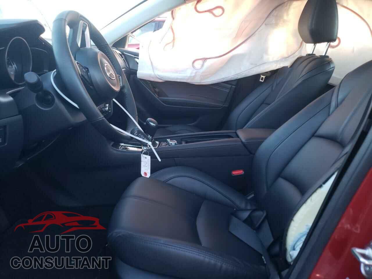 MAZDA 3 2018 - 3MZBN1V39JM256880
