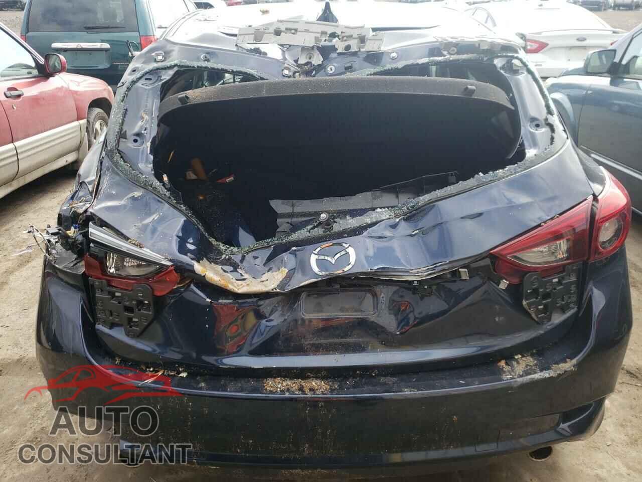 MAZDA 3 2018 - 3MZBN1M31JM163580
