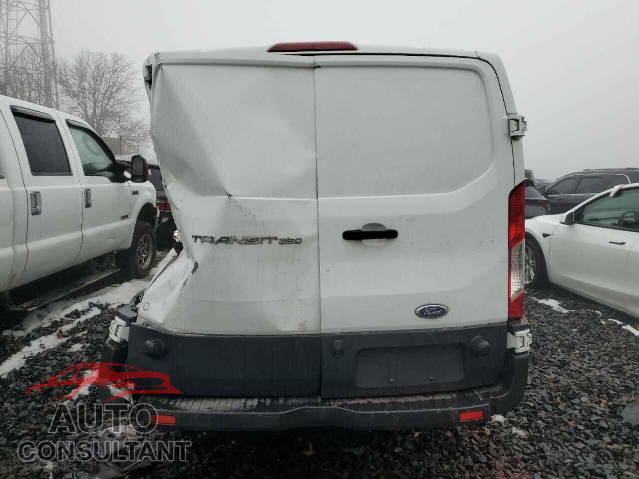 FORD TRANSIT 2017 - 1FTYR2YM2HKB42071
