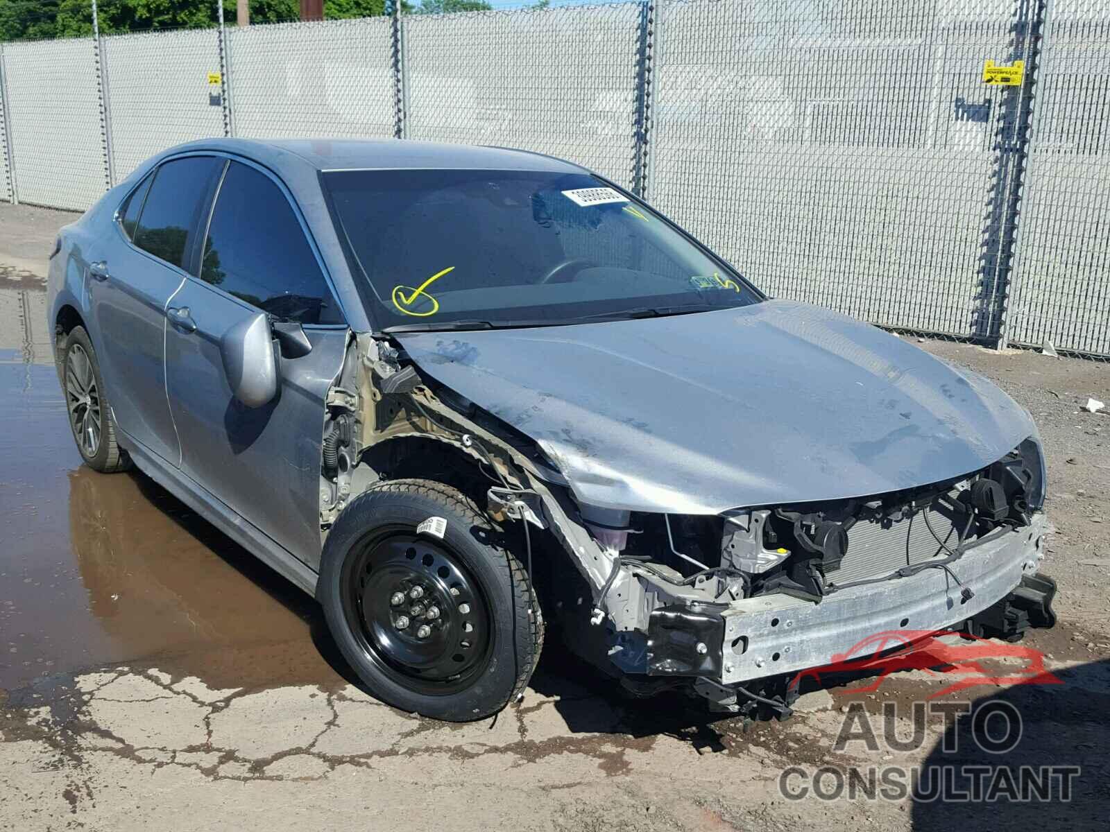 TOYOTA CAMRY 2018 - 4T1B11HK9JU015569