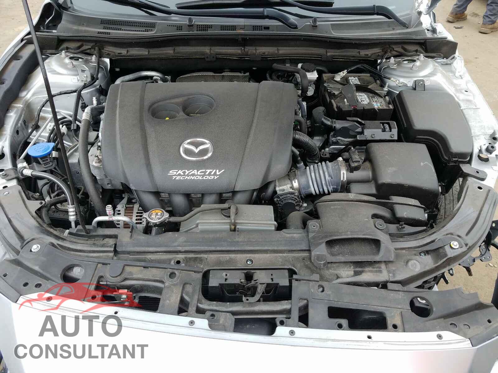 MAZDA 3 2018 - 3MZBN1V37JM210643