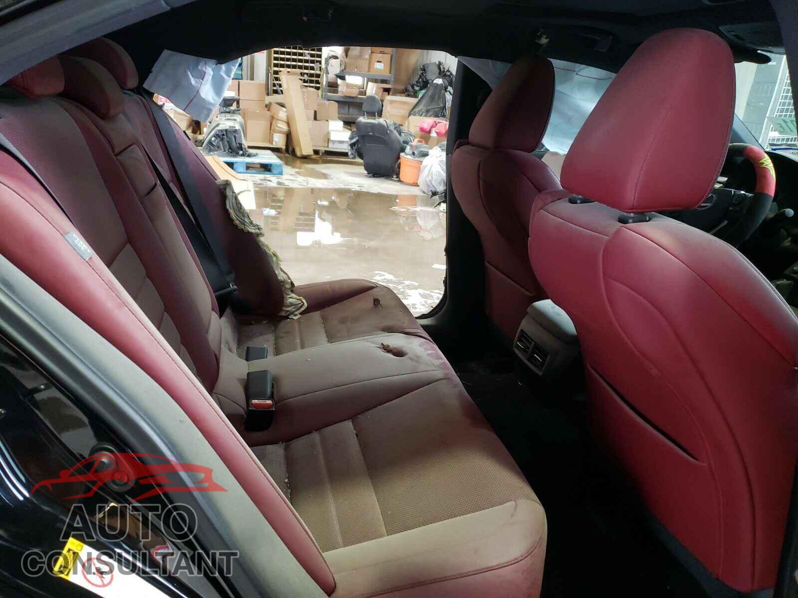 LEXUS IS 2016 - JTHBA1D21G5001175