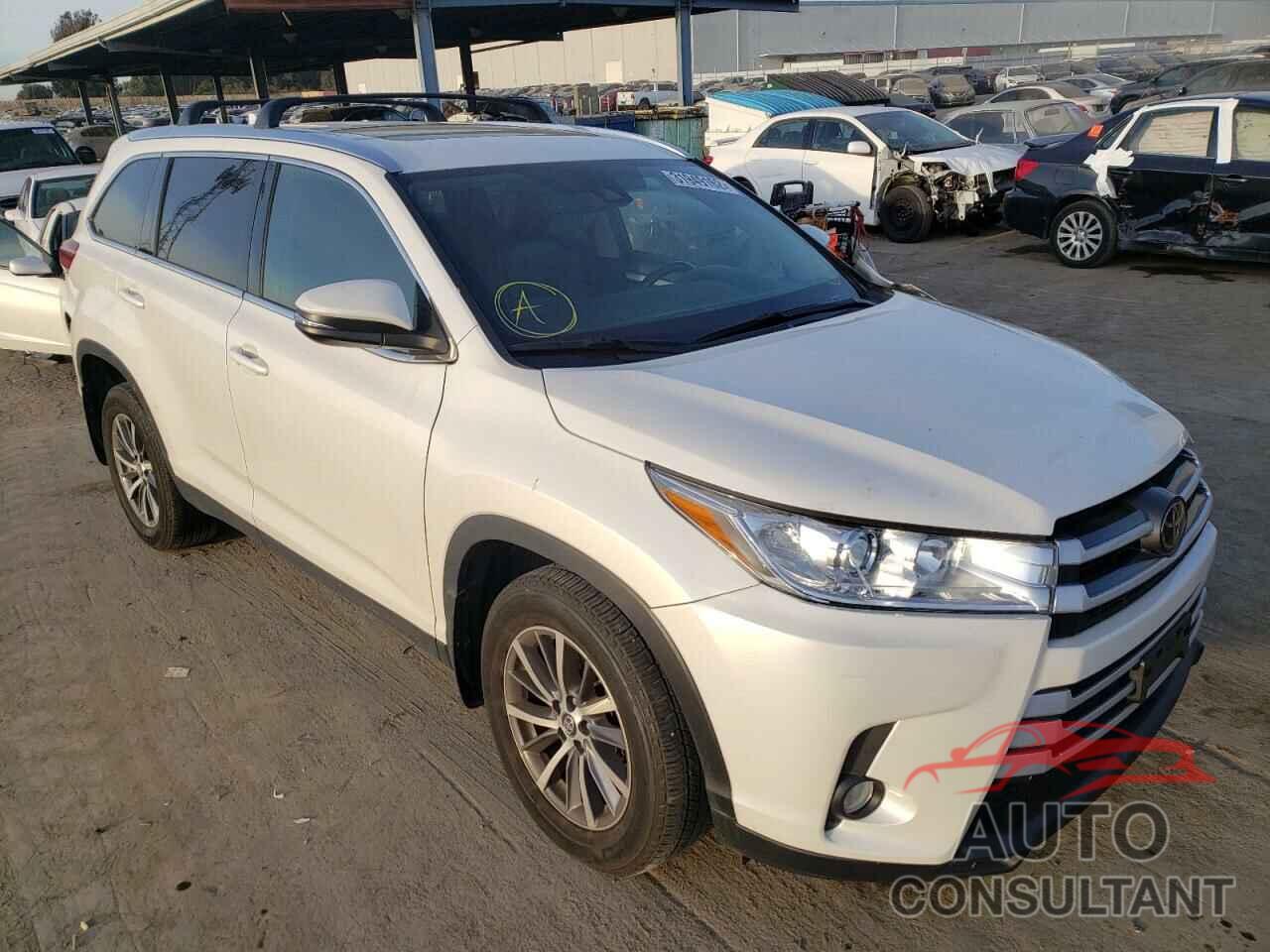 TOYOTA HIGHLANDER 2019 - 5TDJZRFH6KS576428