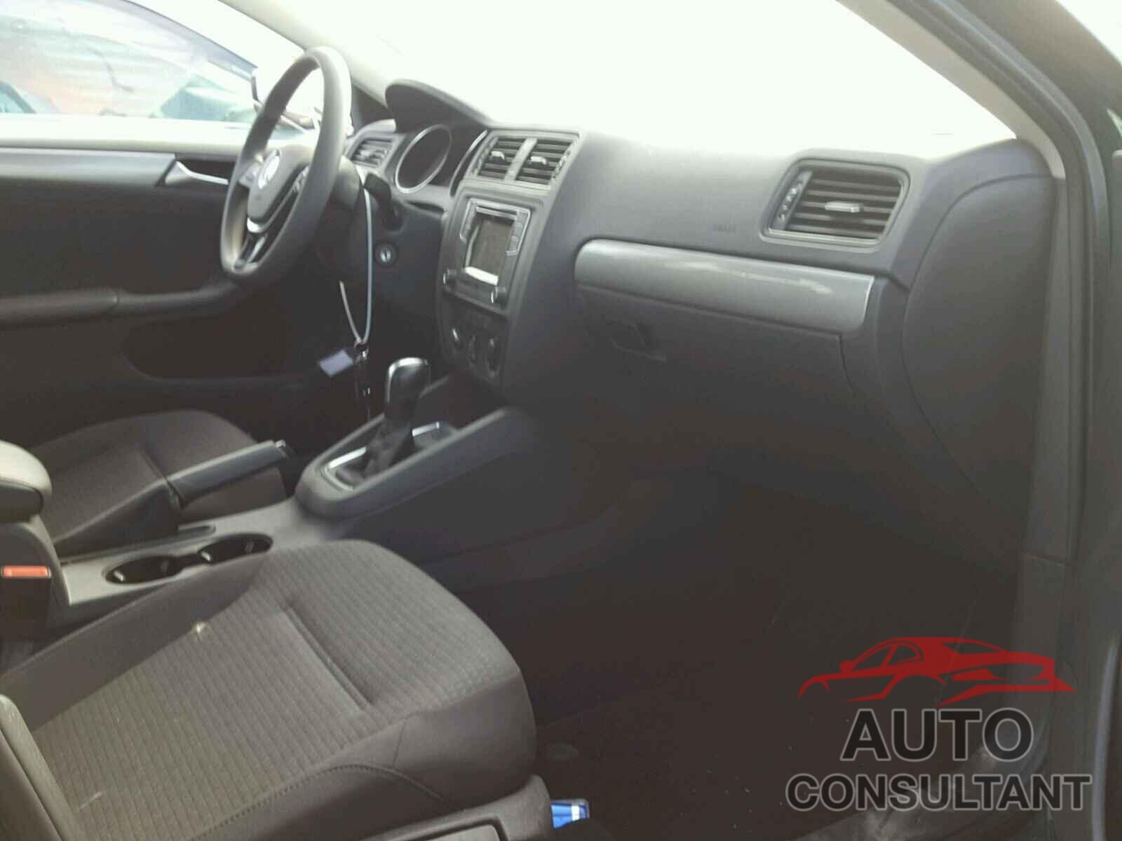 VOLKSWAGEN JETTA 2017 - 3VW2B7AJ4HM273029