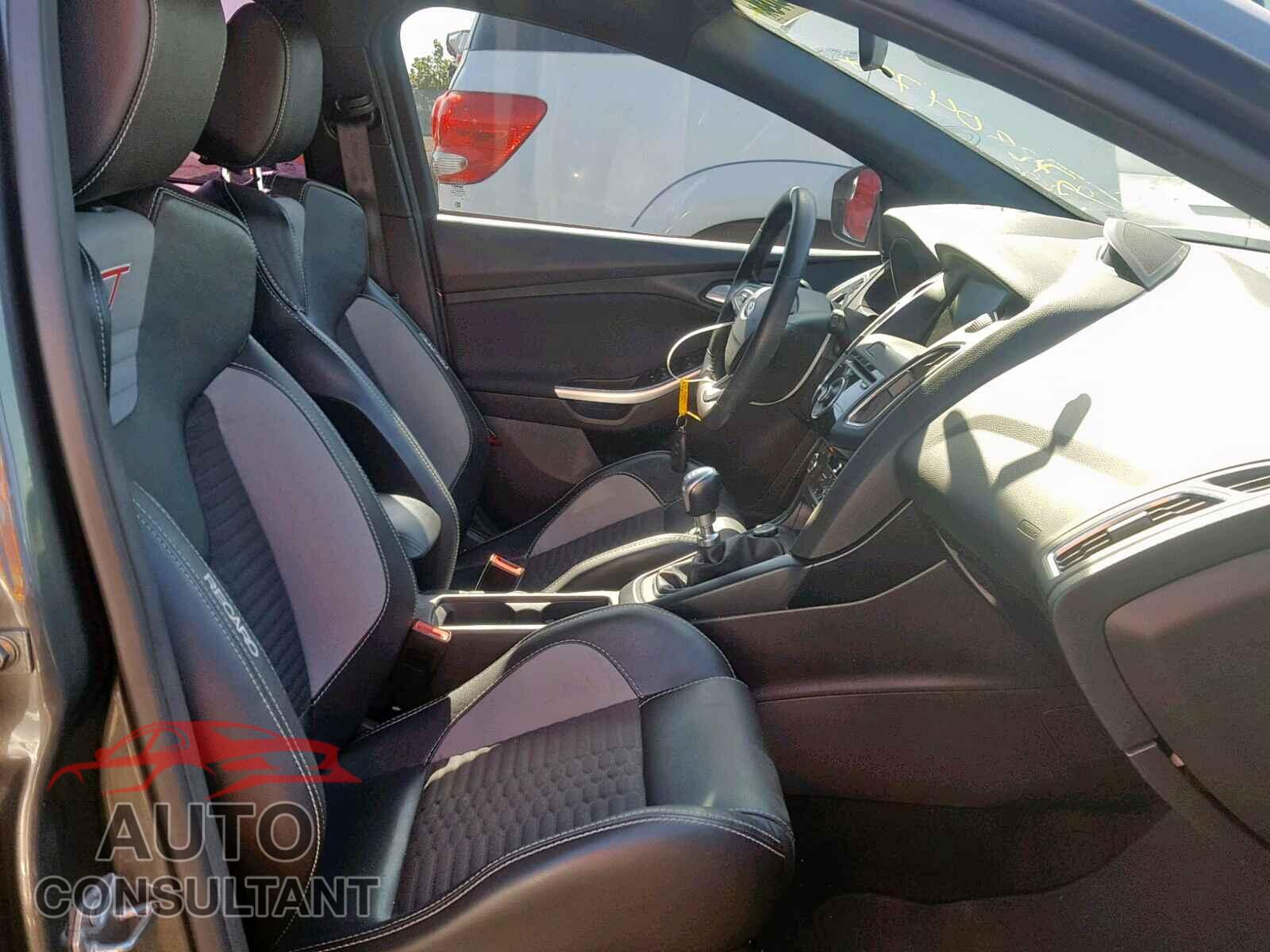FORD FOCUS 2017 - 1FADP3L9XHL254906