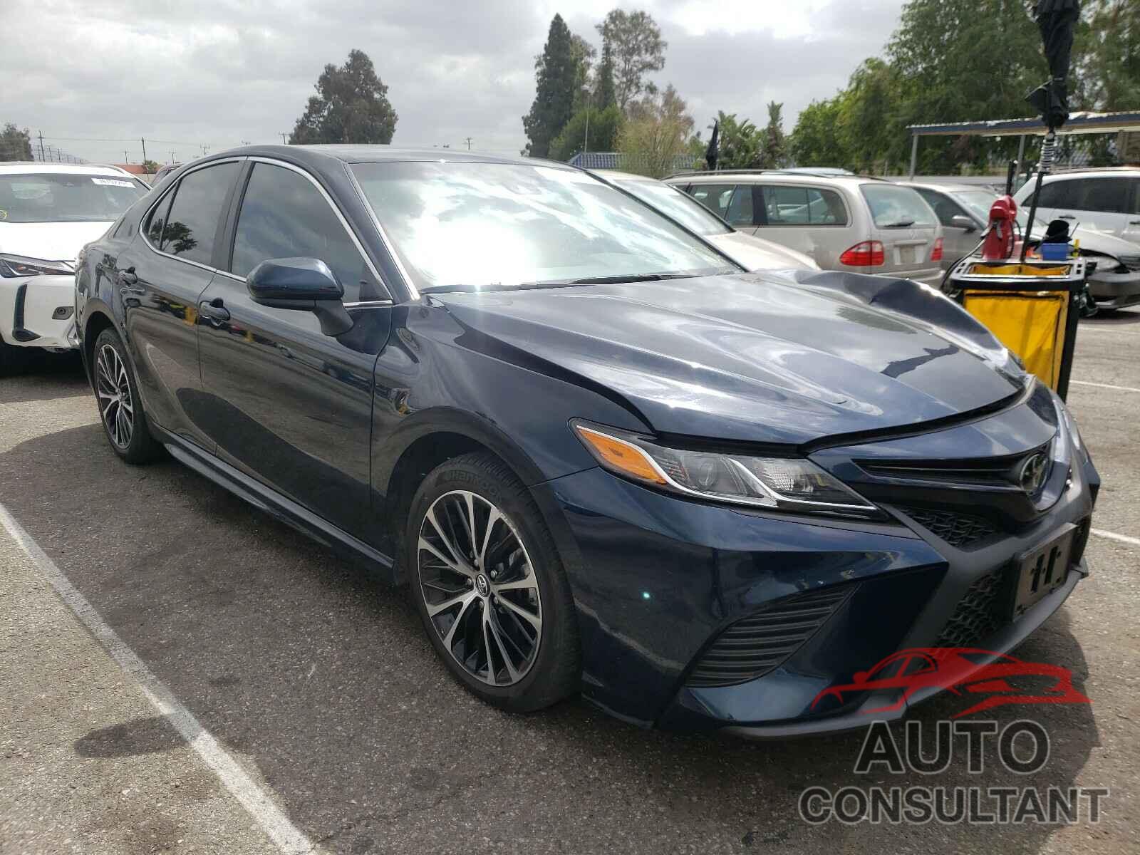 TOYOTA CAMRY 2018 - 4T1B11HK5JU652491