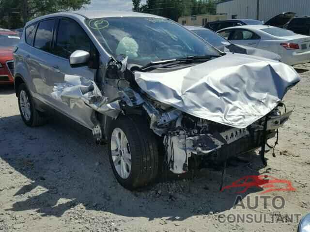 FORD ESCAPE 2017 - 1FMCU0GD7HUB56935