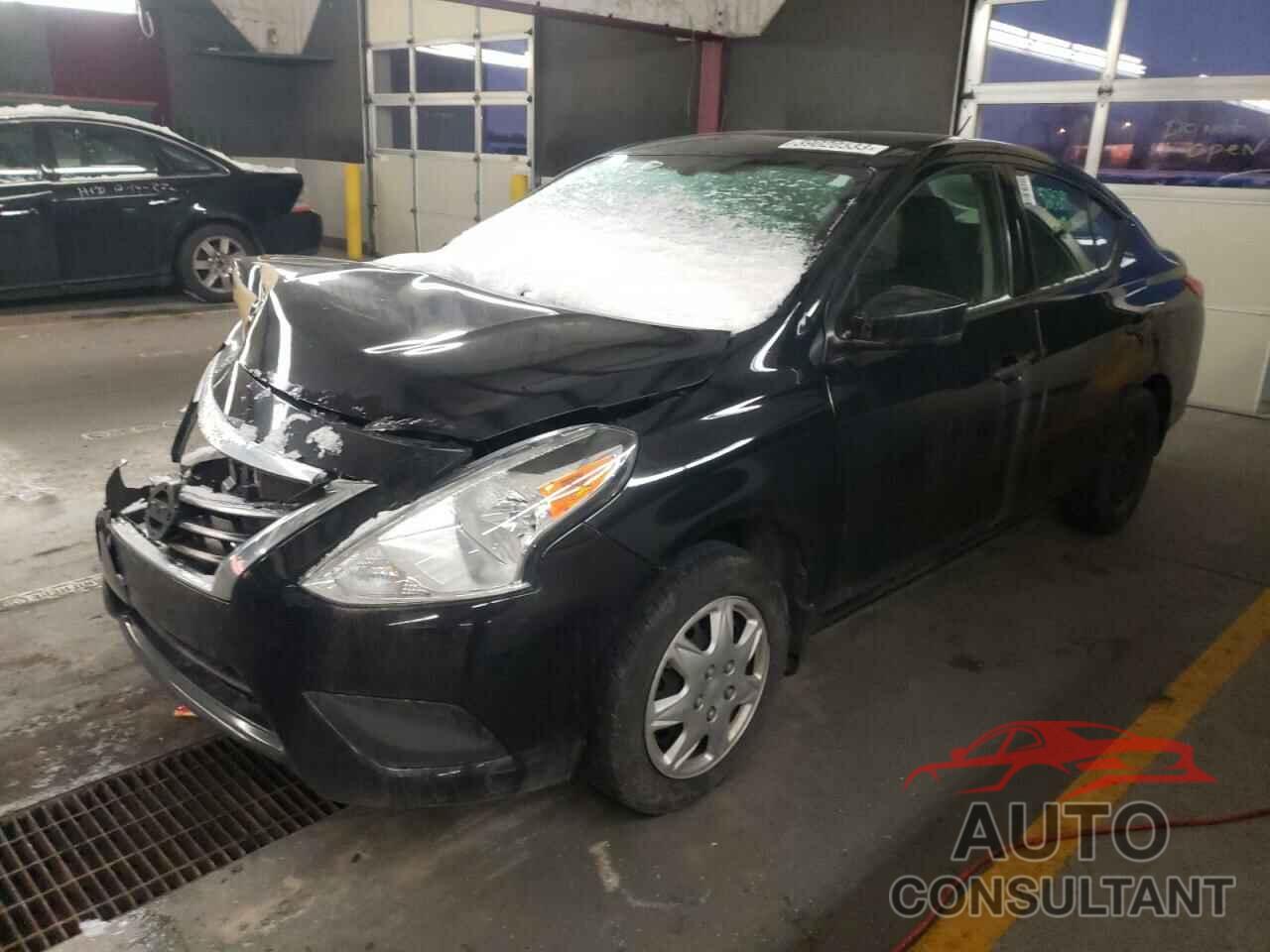 NISSAN VERSA 2018 - 3N1CN7AP5JL821041