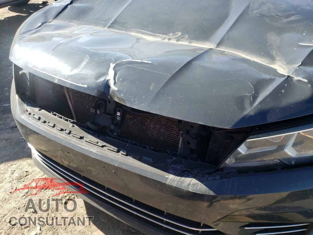 VOLKSWAGEN PASSAT 2017 - 1VWDT7A33HC032314
