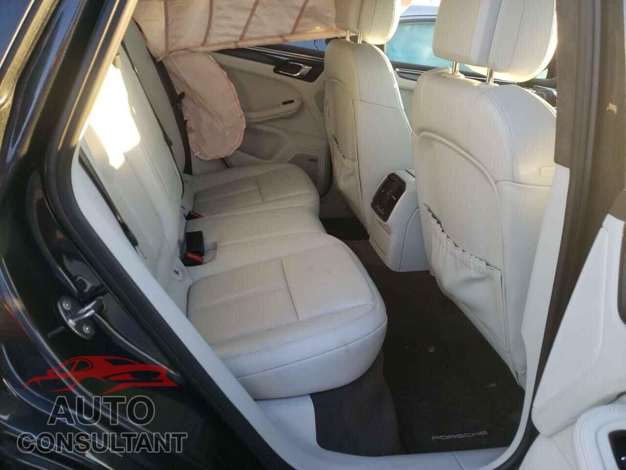 PORSCHE MACAN 2017 - WP1AG2A52HLB50173