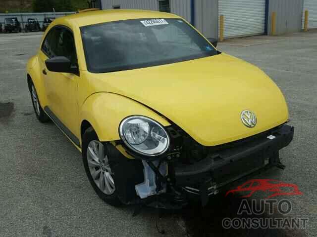 VOLKSWAGEN BEETLE 2015 - 3VWF17AT4FM639624