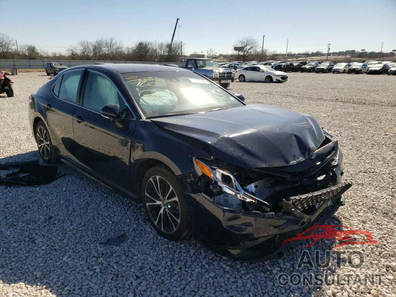 TOYOTA CAMRY 2018 - 4T1B11HK2JU630383