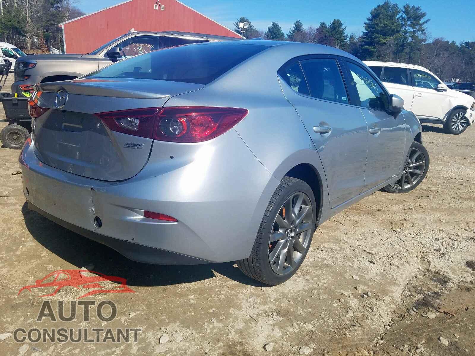 MAZDA 3 2018 - 2T1BURHE0HC790550