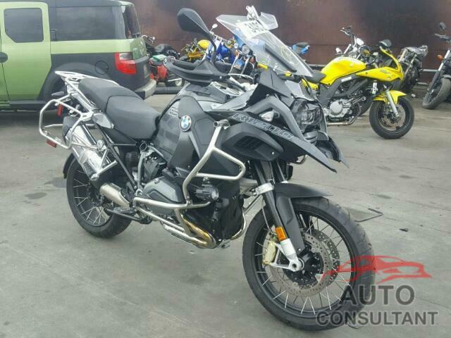 BMW MOTORCYCLE 2018 - WB10A120XJZ899346