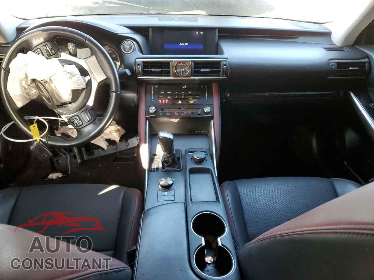 LEXUS IS 2018 - JTHBA1D20J5067207