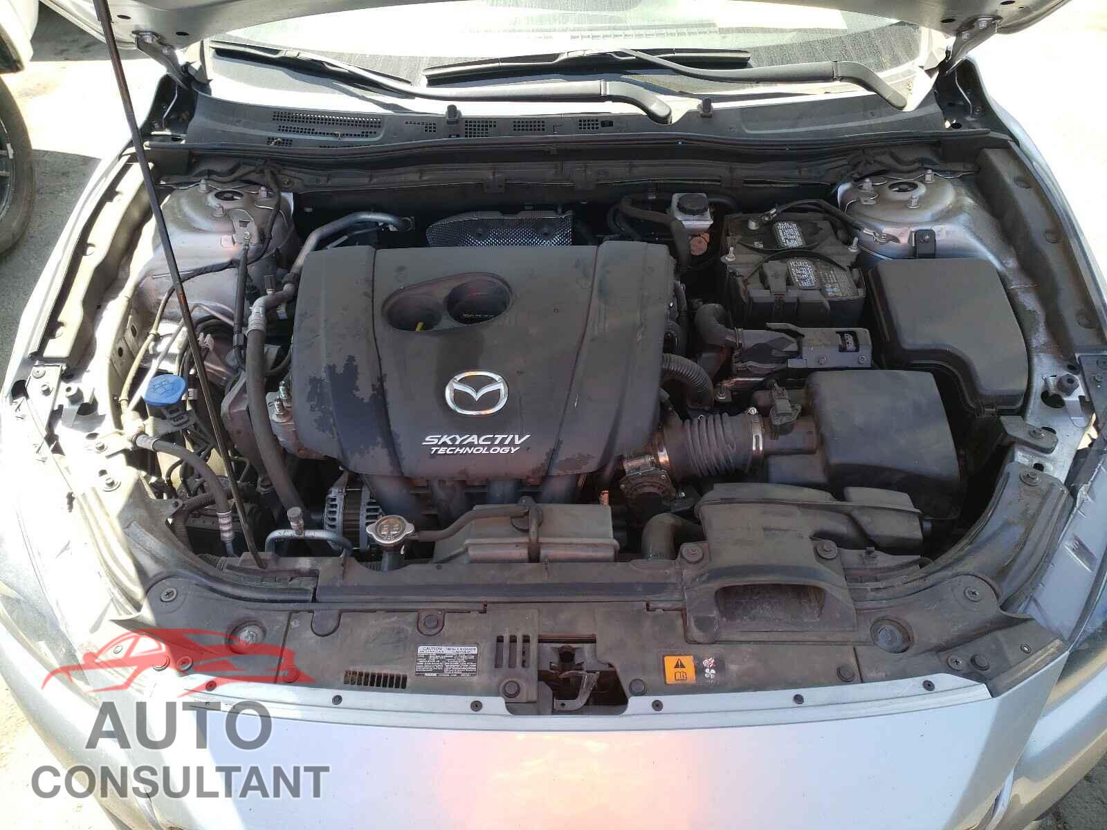 MAZDA 3 2018 - 3MZBN1U77JM199812