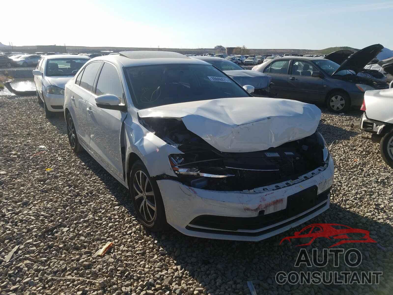 VOLKSWAGEN JETTA 2018 - 3VWDB7AJ6JM205829
