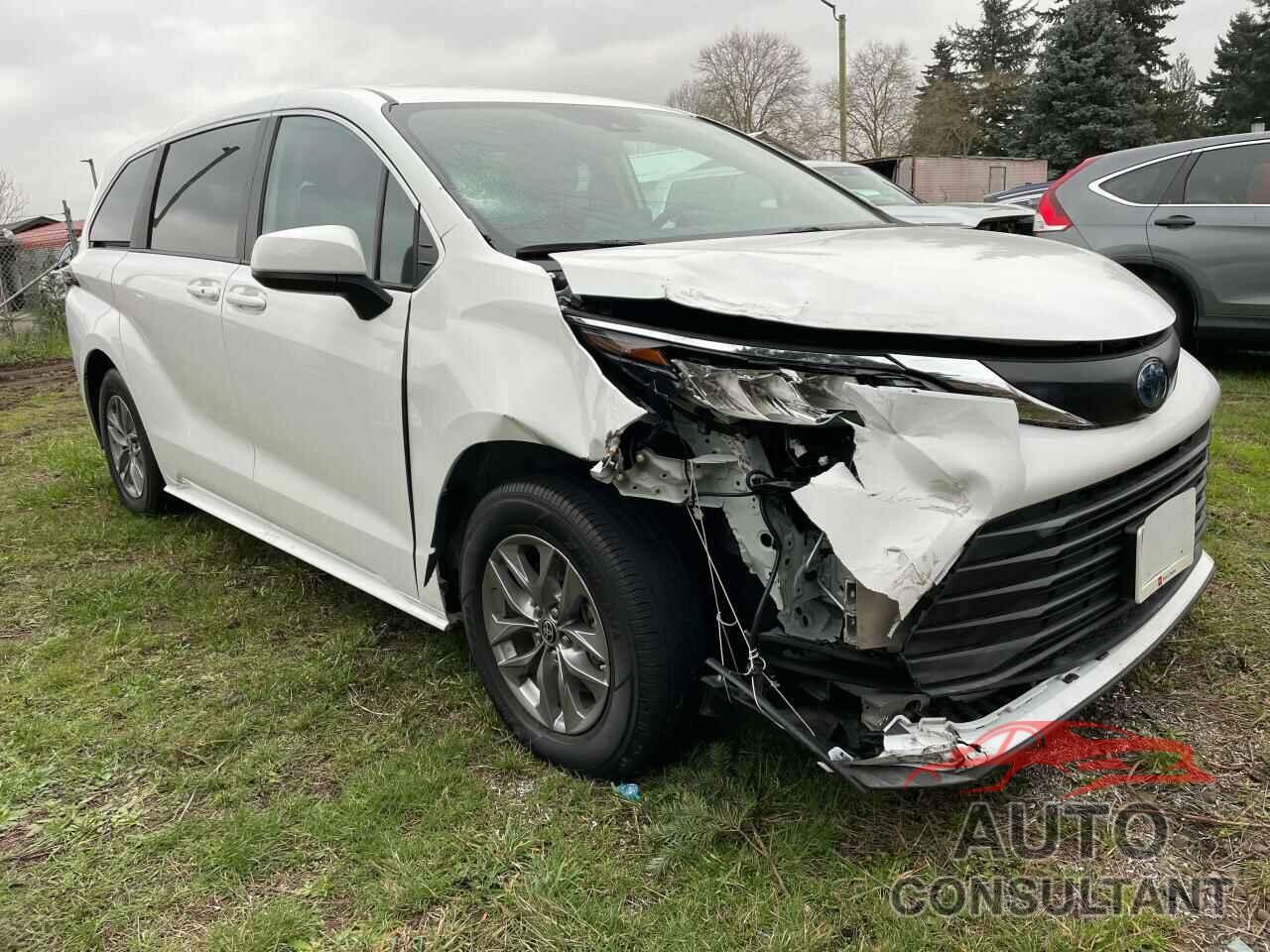 TOYOTA SIENNA 2022 - 5TDKRKEC5NS111340