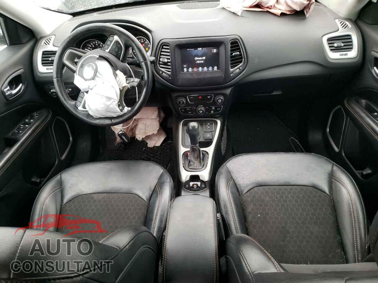 JEEP COMPASS 2019 - 3C4NJDBB1KT670364