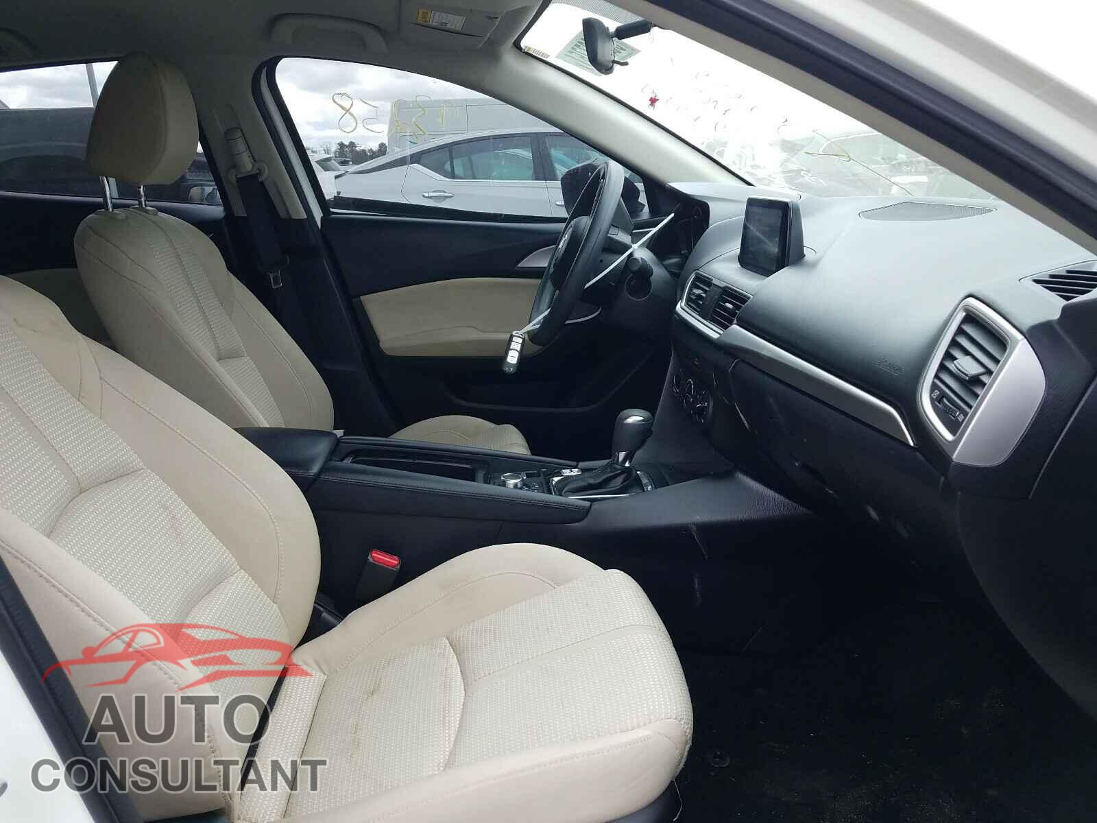 MAZDA 3 2017 - 3MZBN1U77HM103591