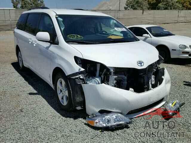 TOYOTA SIENNA 2015 - 5TDKK3DC4FS659763