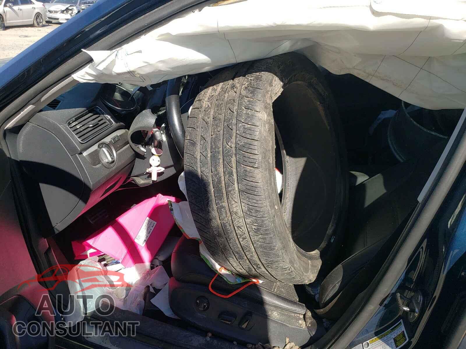 VOLKSWAGEN PASSAT 2018 - 1VWAA7A32JC000145