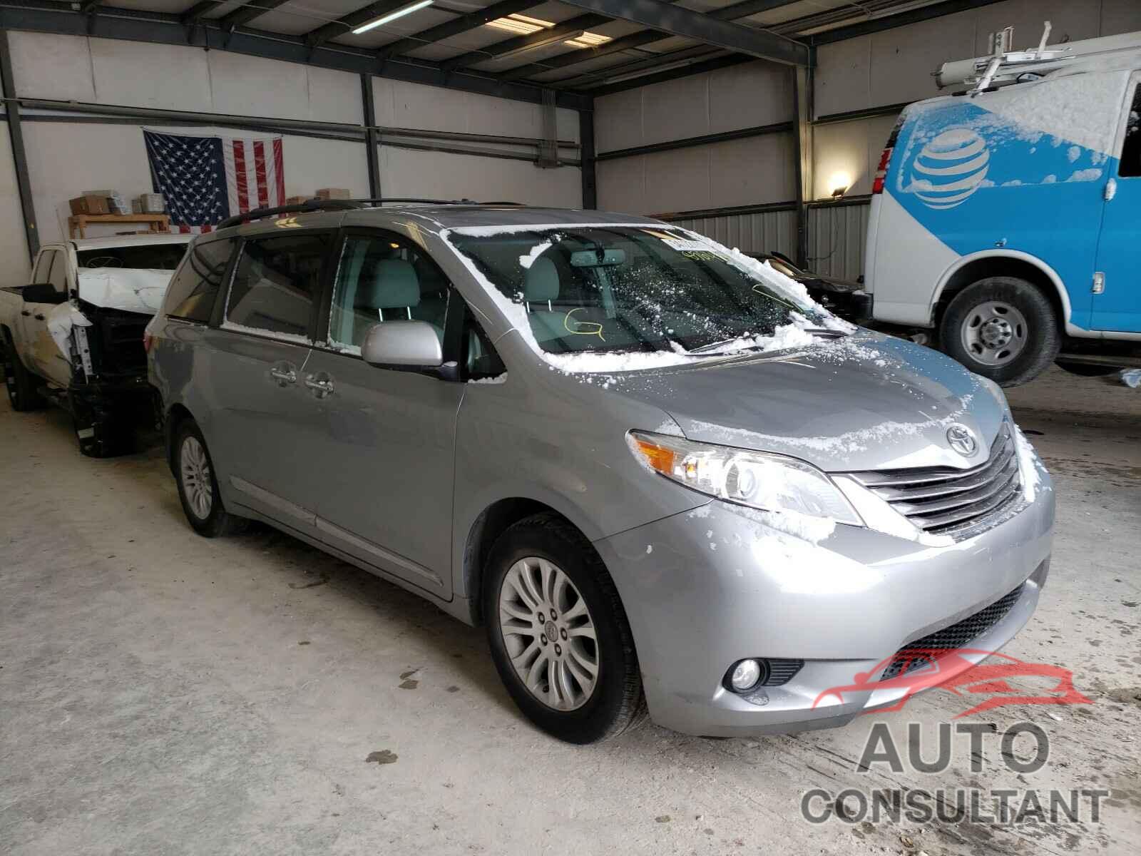 TOYOTA SIENNA 2017 - 5TDYZ3DC5HS856496