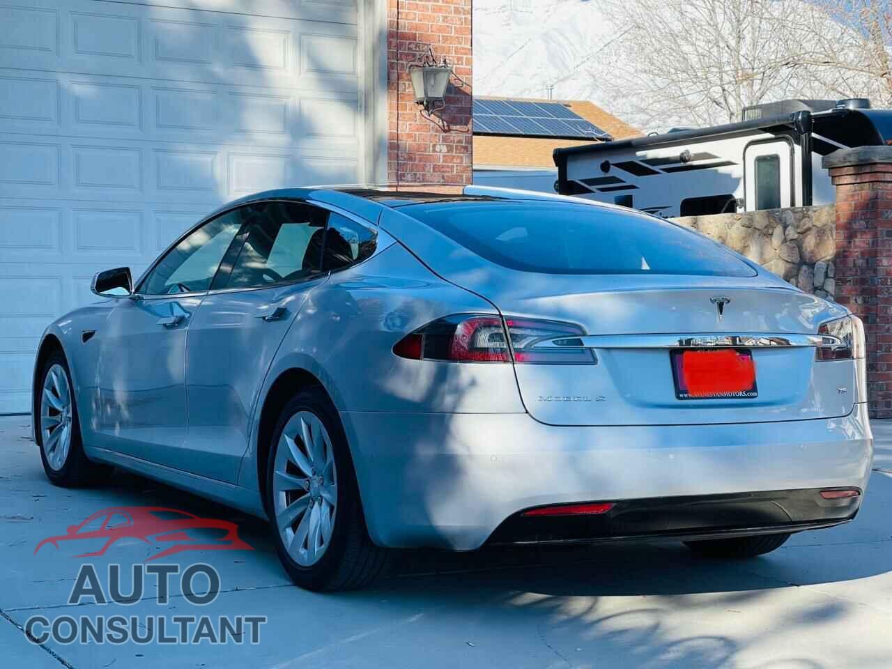 TESLA MODEL S 2017 - 5YJSA1E18HF209965