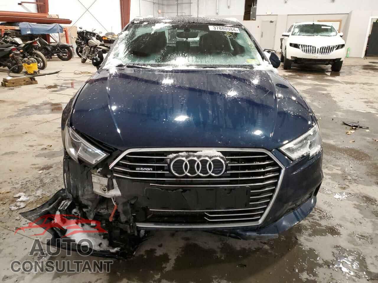 AUDI A3 2017 - WAUUPBFF2HA072602