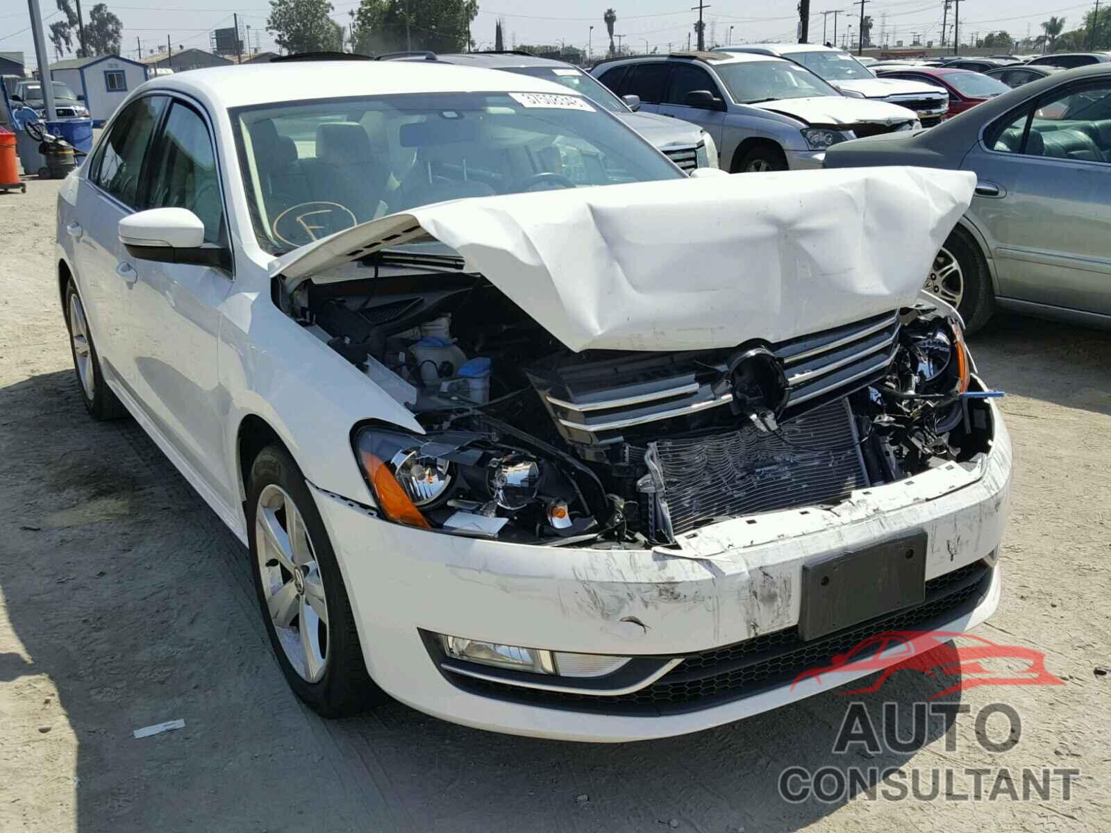 VOLKSWAGEN PASSAT 2015 - 1VWAT7A31FC081981