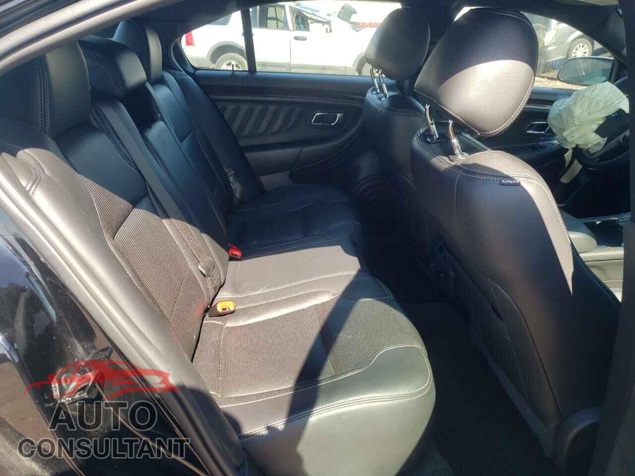 FORD TAURUS 2018 - 1FAHP2F83JG126682