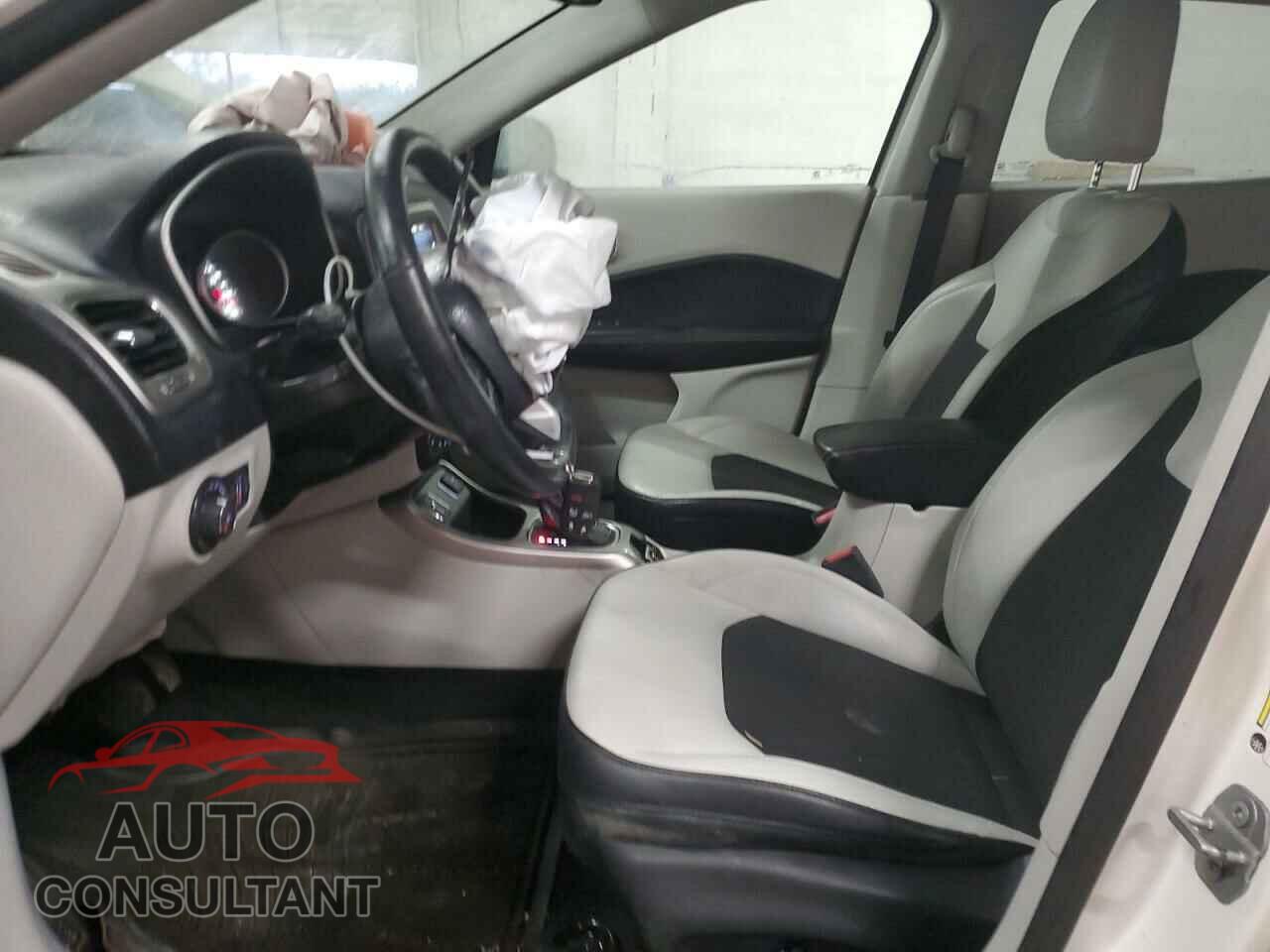 JEEP COMPASS 2017 - 3C4NJCBB1HT669668